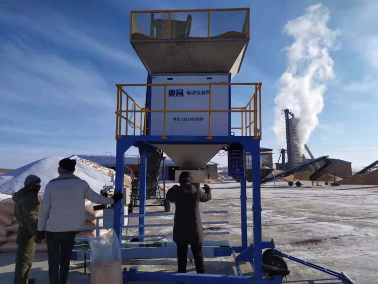 化肥包裝應該用哪種打包機 化肥包裝應該用哪種打包機